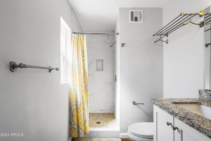 PropertyImageCo_7702EVerdeLn_WEB11