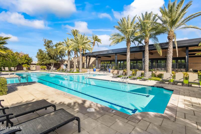 ESTATE CLUB - POOL VIEW III