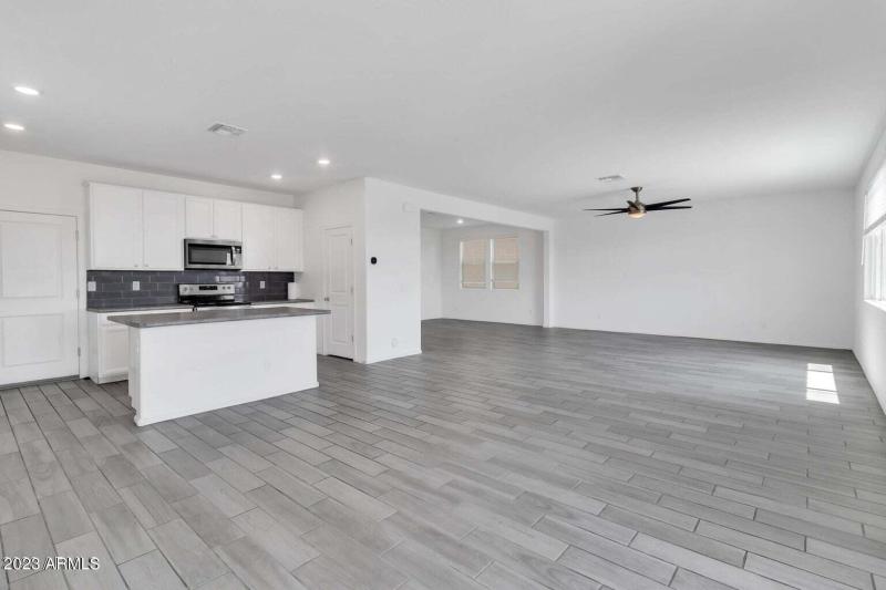 20230502153213869043000000-15