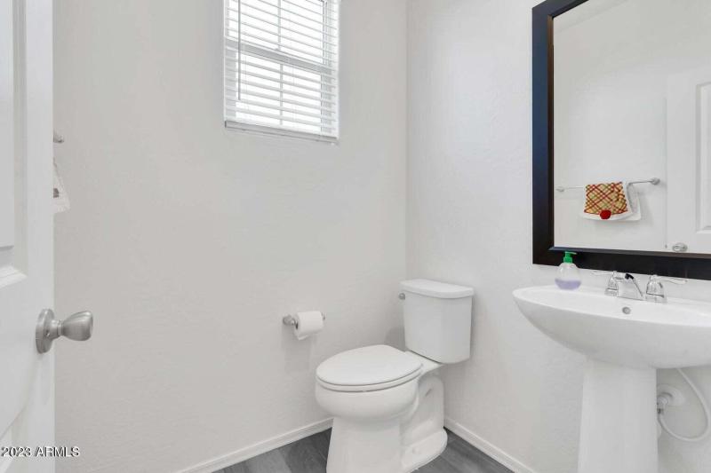 20230502153550508968000000-47