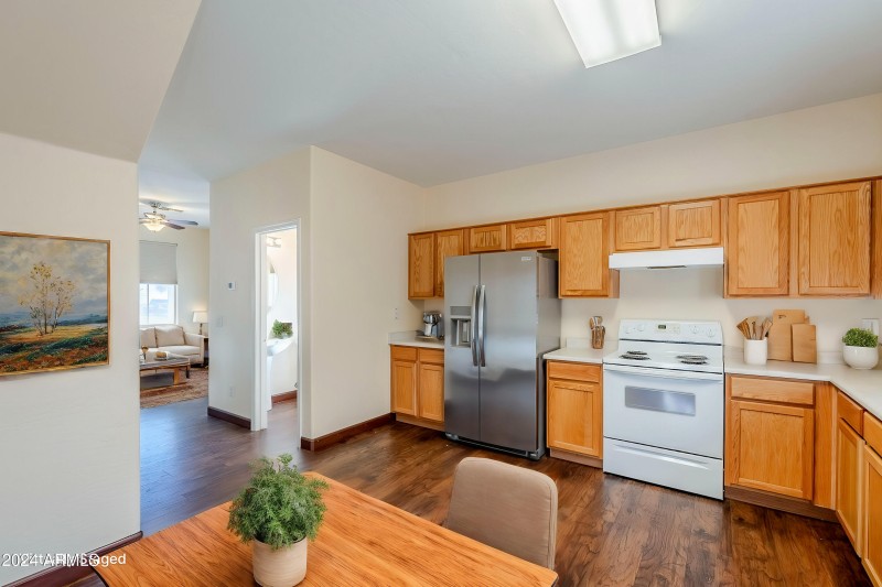 14-web-or-mls-Fulton-14 - Kitchen - Stan