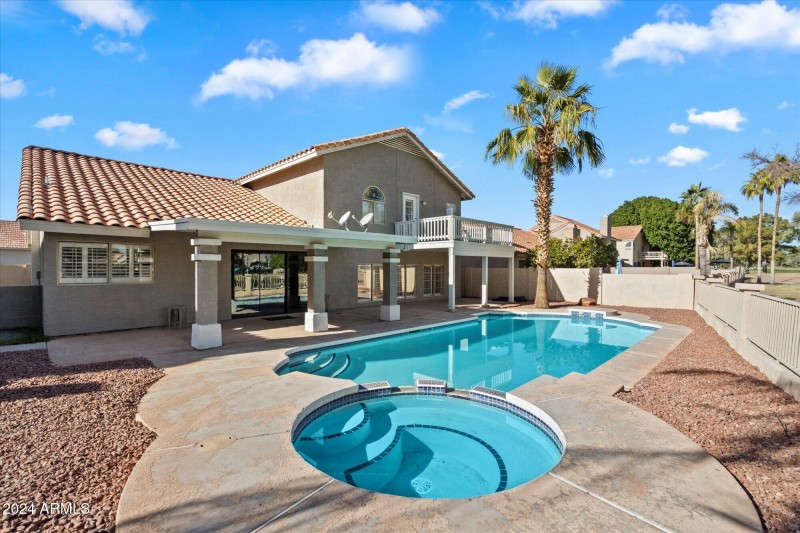 Pool & Spa
