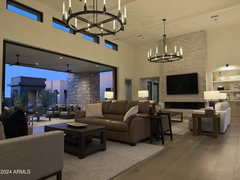 eve-livingroom-courtyard