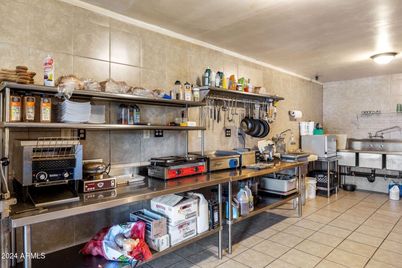 140CommercialSt-SaintJohns-AZ-16