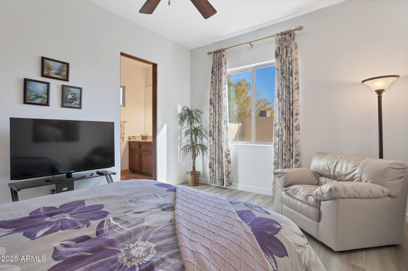 Guest bedroom 1