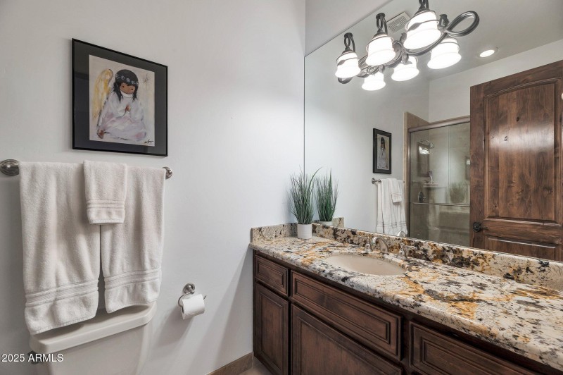Guest bathroom 2