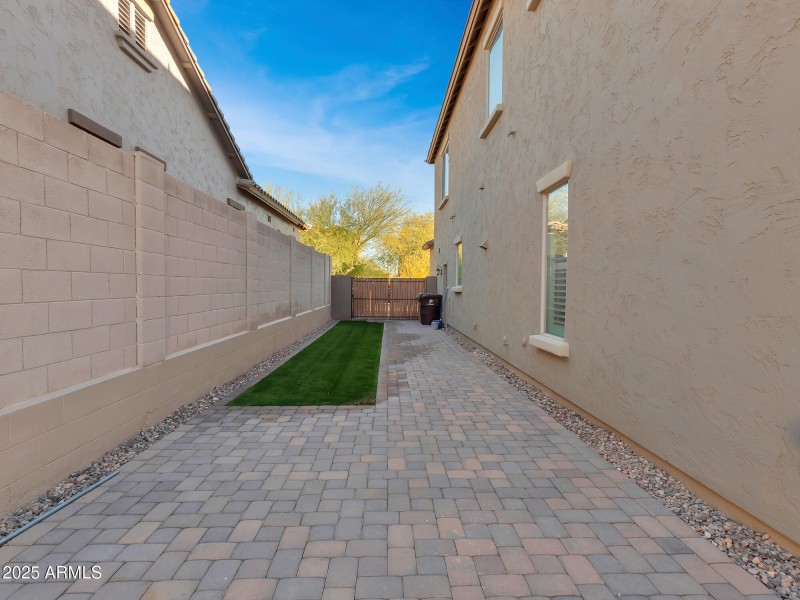 09-Backyard-(2)