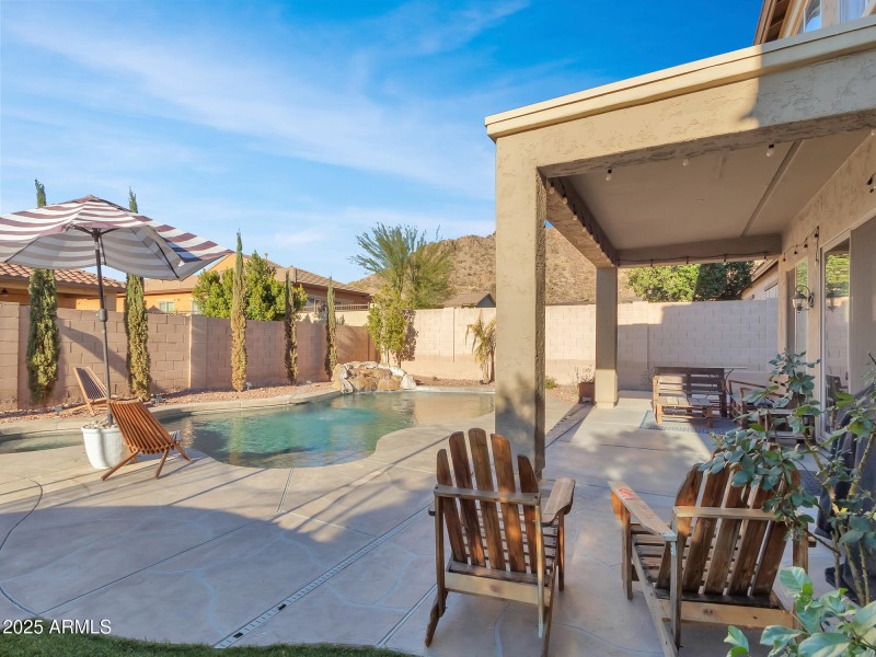 09-Backyard-(5)