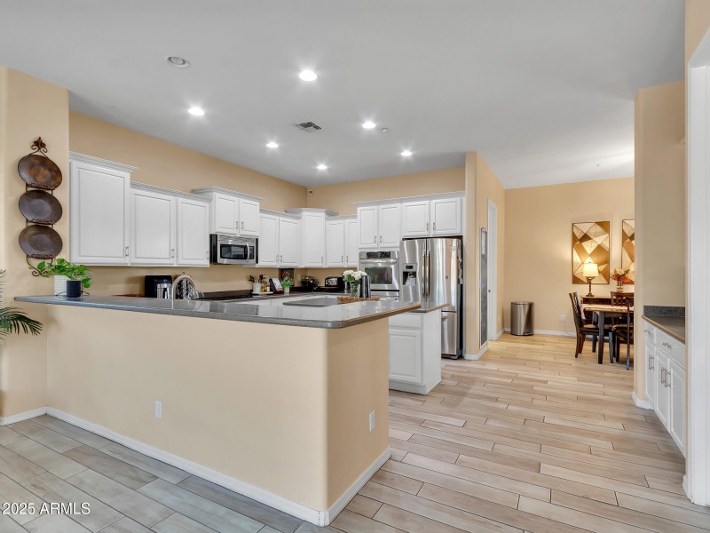 11-Kitchen-(1)