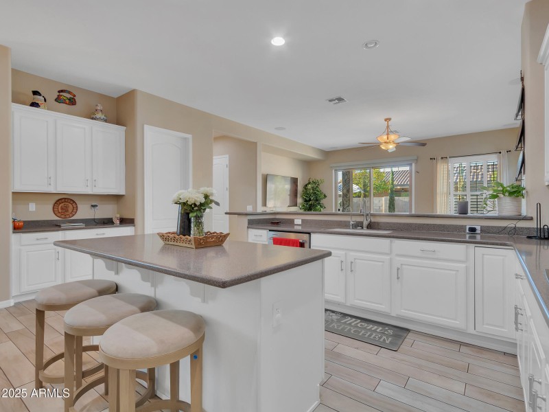 11-Kitchen-(6)