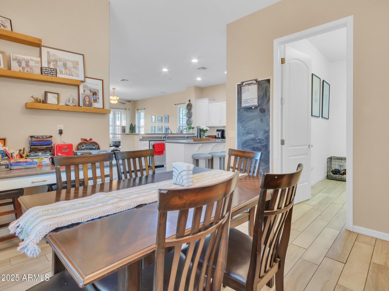 12-Breakfast Nook-(2)