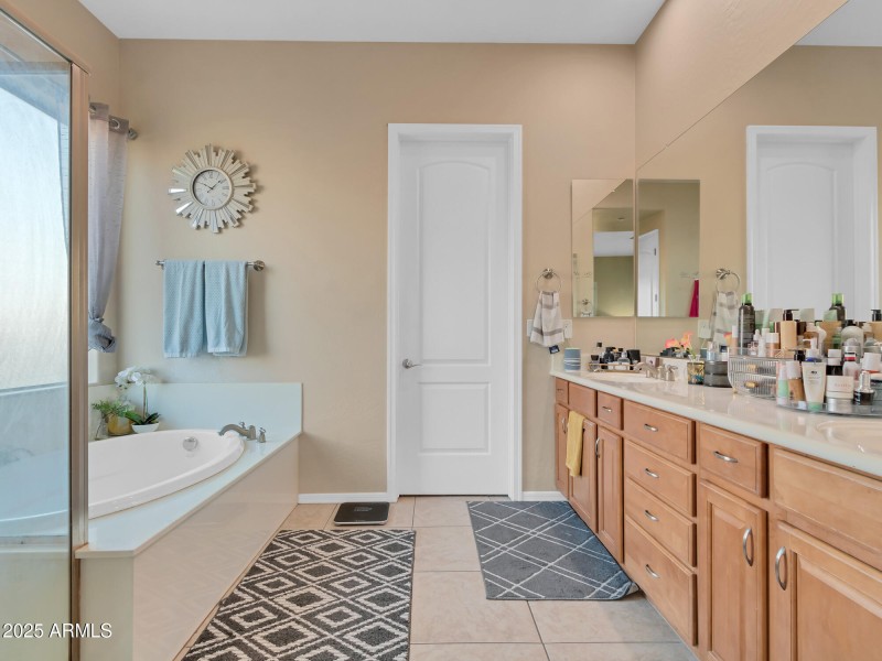 15-Master-bath-(1)
