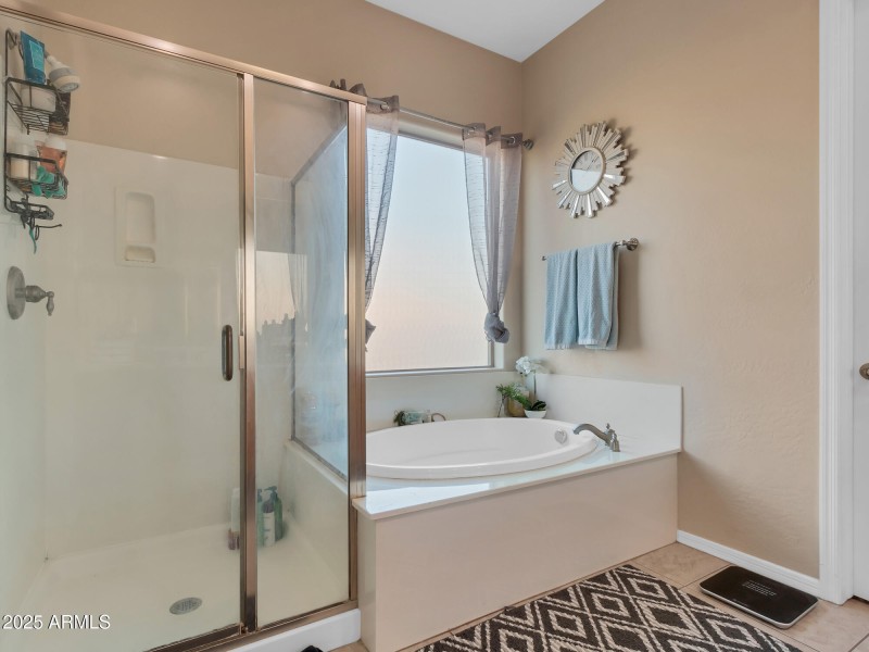 15-Master-bath-(2)