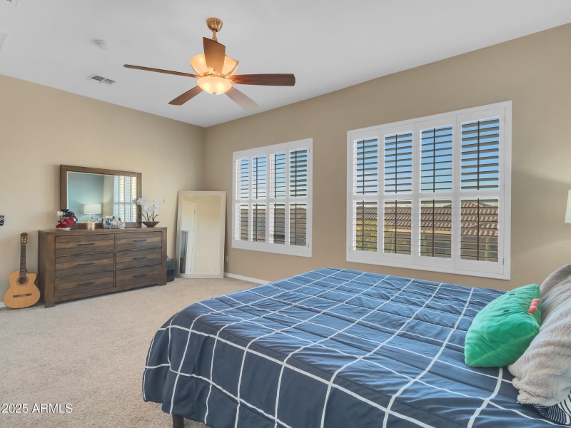 15-Master-bedroom-(2)