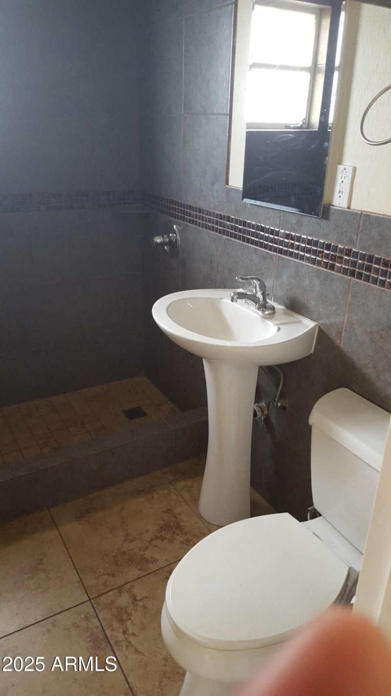 Unit 2 Bathroom