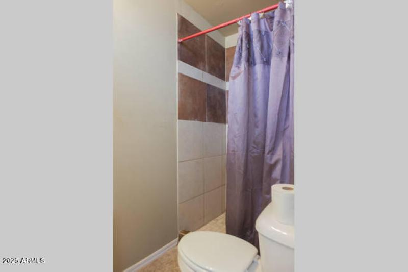 328 D bathroom 3