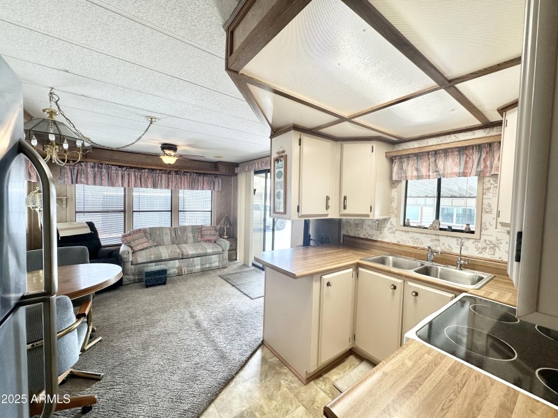 U-SHAPED KITCHEN