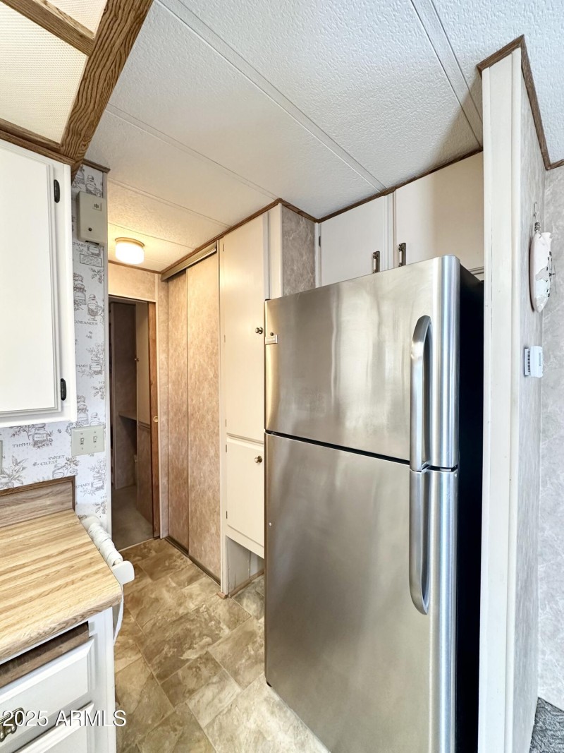 STAINLES REFRIGERATOR