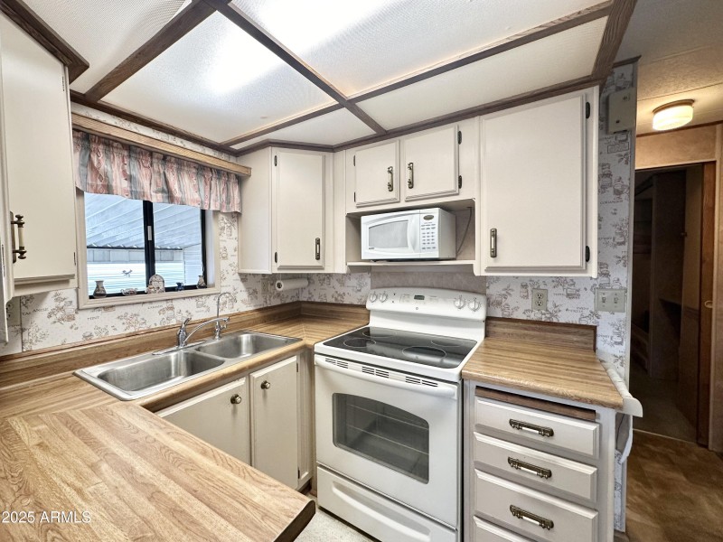GREAT COUNTER SPACE