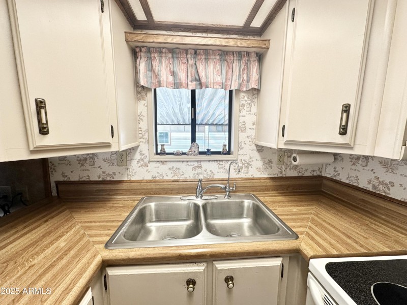 STAINLESS SINK
