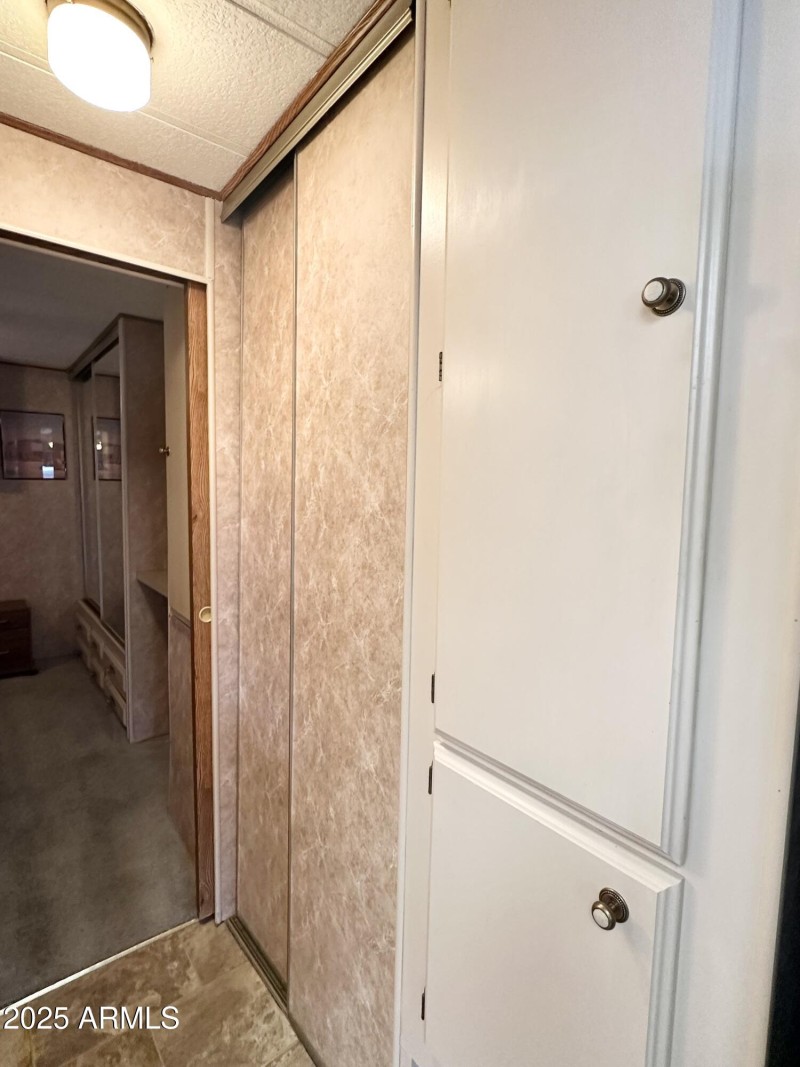 HALL LINEN SPACE