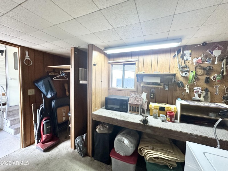 WORK BENCH