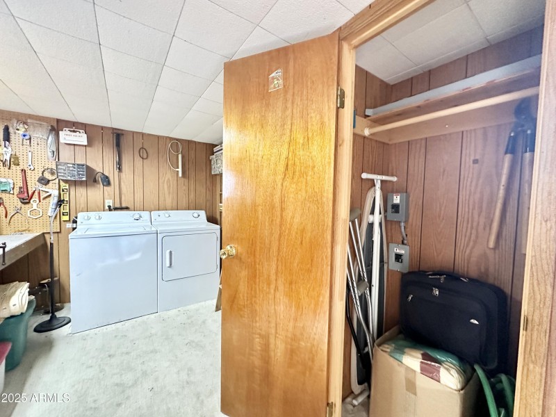 LARGE CLOSET