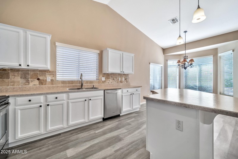 15653 W Monterey Way-9