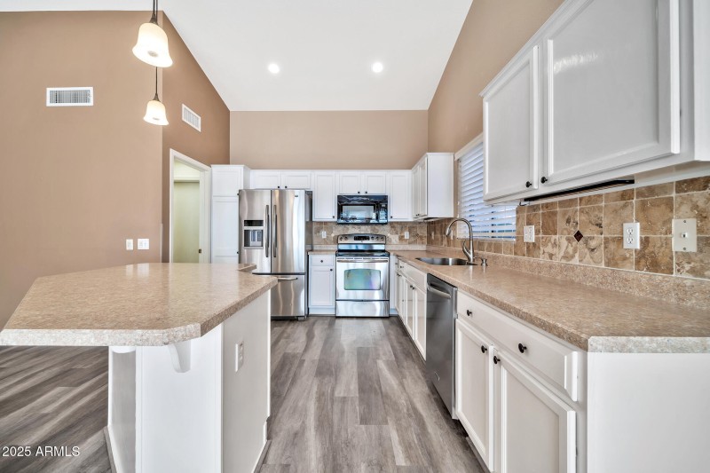 15653 W Monterey Way-11