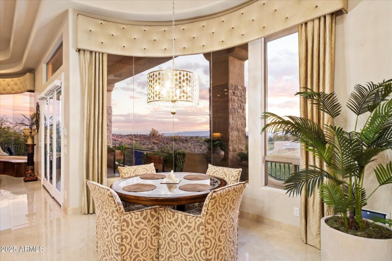 Breakfast Nook 2