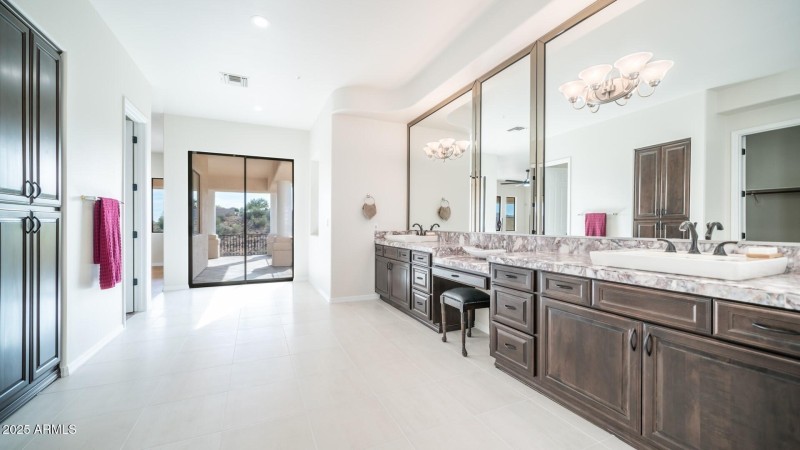 Main Suite Bathroom