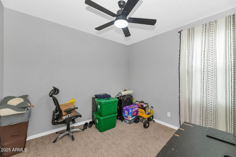 2405 E Beverly Rd-large-021-020-2405 E B