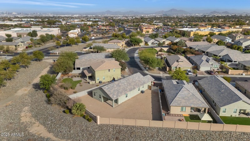 2405 E Beverly Rd-large-027-003-2405 E B