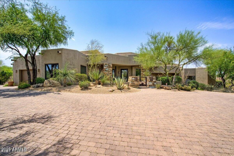 3 CAR GARAGE