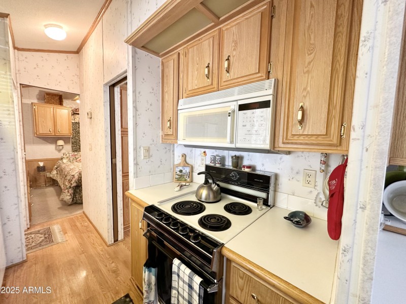 STOVE/MICROWAVE