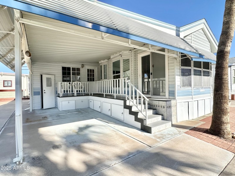 LARGE CARPORT