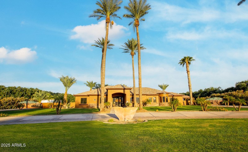 La Valencia Estate