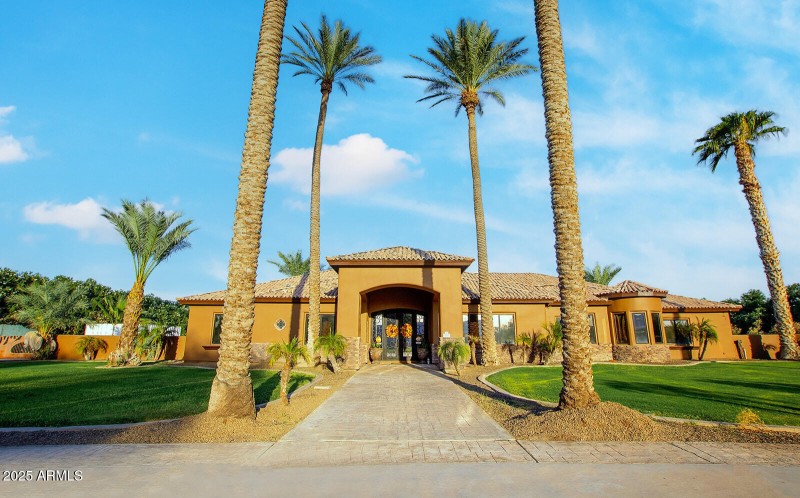 La Valencia Estate