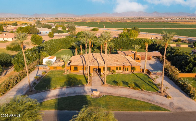 La Valencia Estate