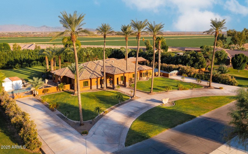La Valencia Estate