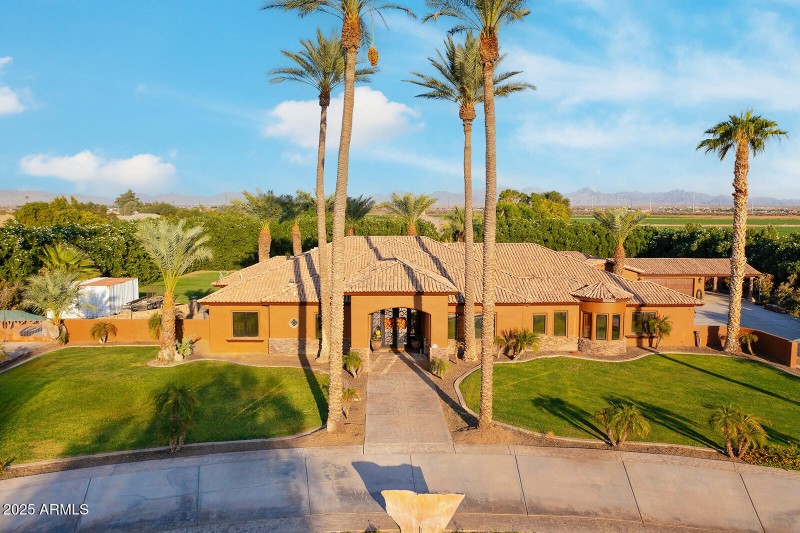 La Valencia Estate