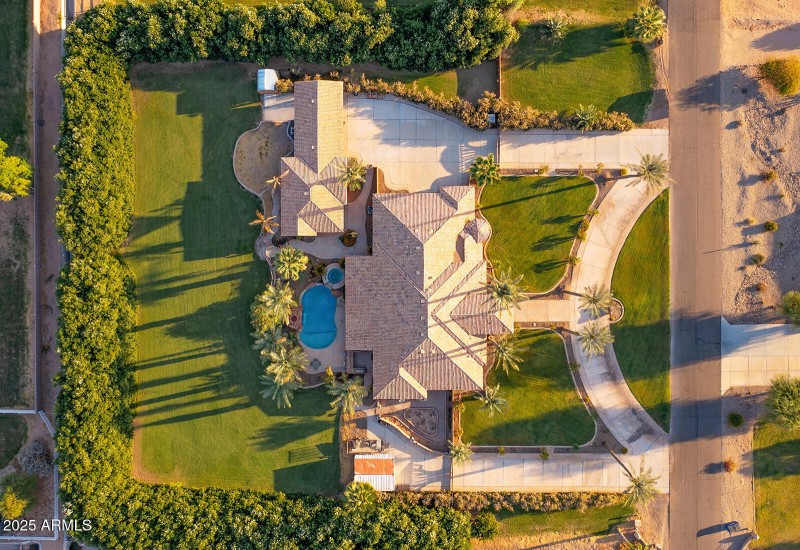 La Valencia Estate