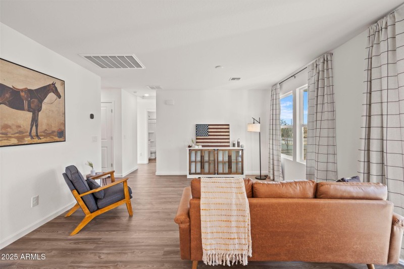 Living room 5