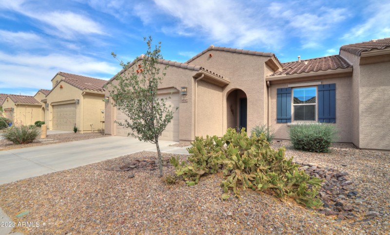 HOA maintains exterior