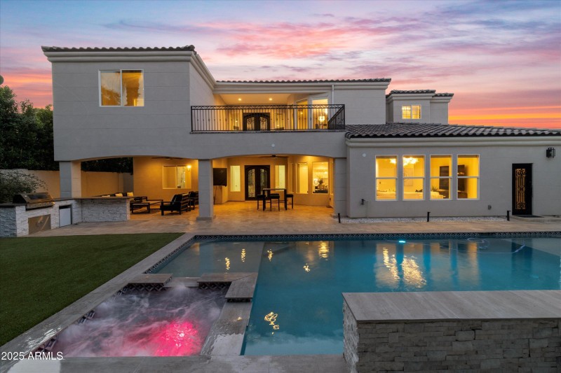 Luxury pool/spa with lighting accents