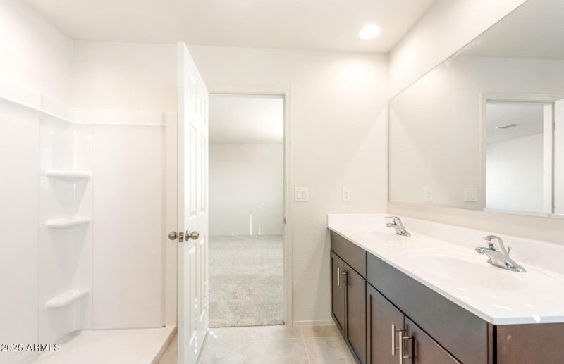 14 - Owner Bathroom