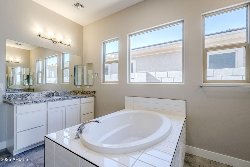 21-web-or-mls-Ocotillo-21