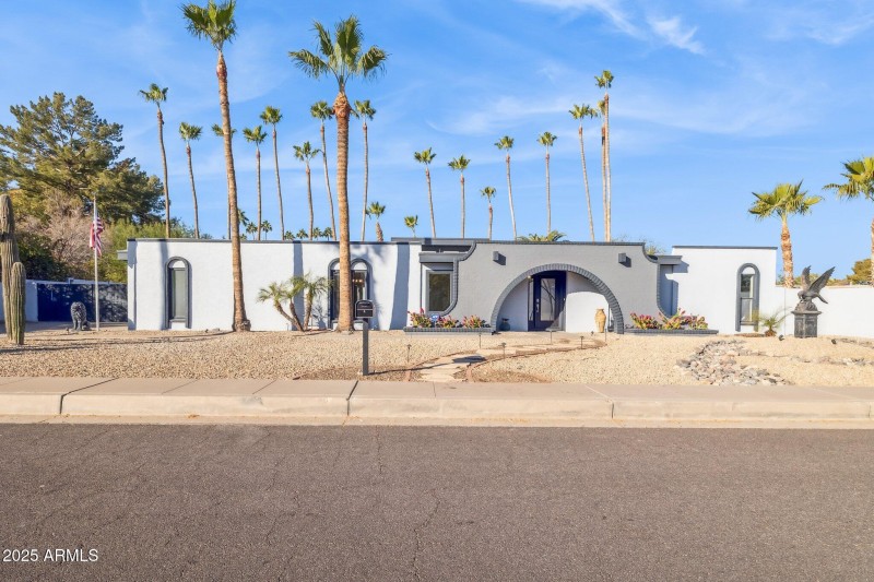 Curb Appeal with Modern Design