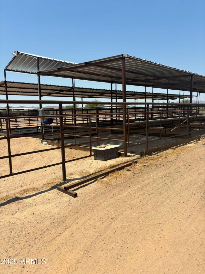 HORSE STALL