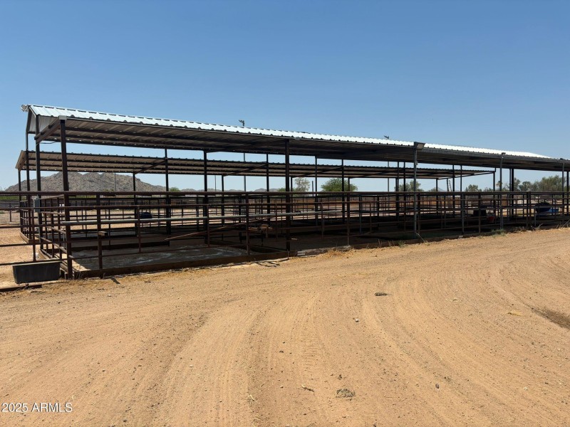 HORSE STALL 2